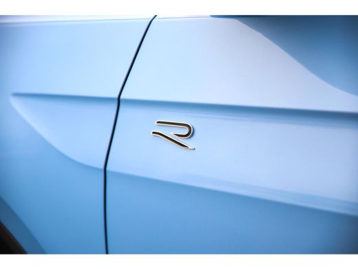 Volkswagen T-Cross Volkswagen R-Line Inclusief € 2000,- inruilvoordeel | 'App-Connect' draadloze smartphone integrat... ActivLease financial lease