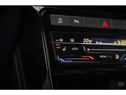 Volkswagen T-Cross Volkswagen R-Line Inclusief € 2000,- inruilvoordeel | 'App-Connect' draadloze smartphone integrat... ActivLease financial lease