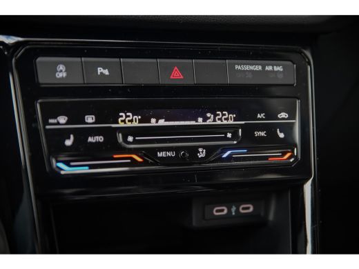 Volkswagen T-Cross Volkswagen R-Line Inclusief € 2000,- inruilvoordeel | 'App-Connect' draadloze smartphone integrat... ActivLease financial lease