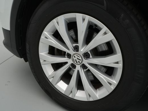 Volkswagen Tiguan 1.5 TSI 130pk Comfortline Navigatie Panoramadak Stoelverwarming Acc 340 ActivLease financial lease