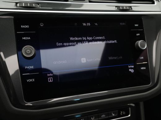 Volkswagen Tiguan 1.5 TSI 130pk Comfortline Navigatie Panoramadak Stoelverwarming Acc 340 ActivLease financial lease