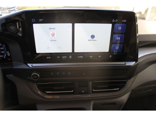 Volkswagen Transporter BPM VRIJ | L2 | 2.0 TDI 112PK | Life | Airco | Trekhaak | Camera | App Connect | Keyless start | ... ActivLease financial lease