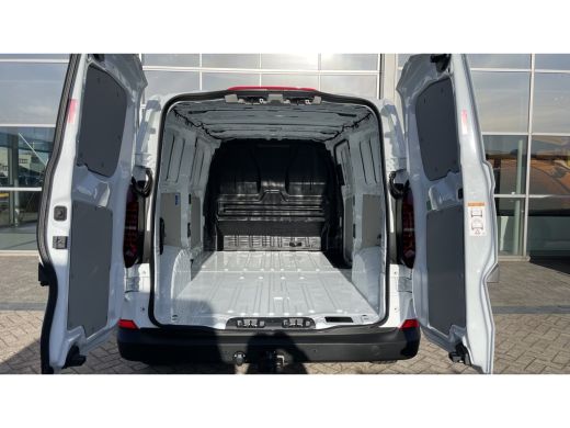 Volkswagen Transporter BPM VRIJ | L2 | 2.0 TDI 112PK | Life | Airco | Trekhaak | Camera | App Connect | Keyless start | ... ActivLease financial lease