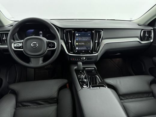Volvo  V60 Volvo T6 Plug-in hybrid 350PK AWD Plus Dark | Blis | Keyless Entry | 19'' | Getint Glas | Stoel +... ActivLease financial lease