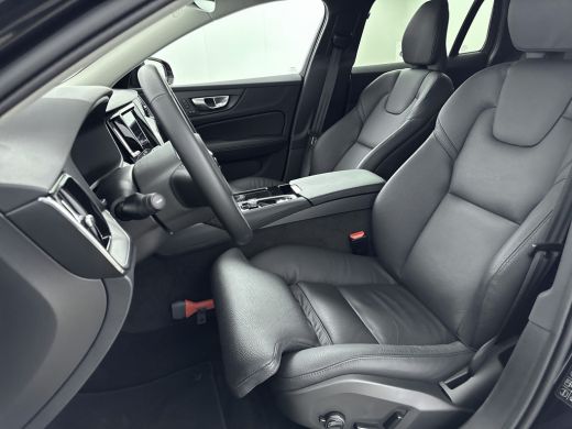 Volvo  V60 Volvo T6 Plug-in hybrid 350PK AWD Plus Dark | Blis | Keyless Entry | 19'' | Getint Glas | Stoel +... ActivLease financial lease