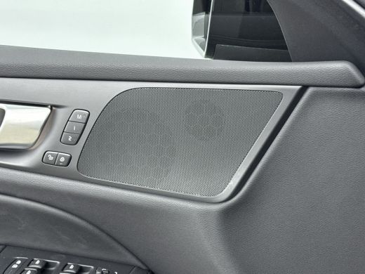 Volvo  V60 Volvo T6 Plug-in hybrid 350PK AWD Plus Dark | Blis | Keyless Entry | 19'' | Getint Glas | Stoel +... ActivLease financial lease