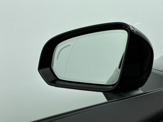 Volvo  V60 Volvo T6 Plug-in hybrid 350PK AWD Plus Dark | Blis | Keyless Entry | 19'' | Getint Glas | Stoel +... ActivLease financial lease