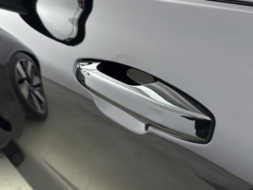 Volvo  V60 Volvo T6 Plug-in hybrid 350PK AWD Plus Dark | Blis | Keyless Entry | 19'' | Getint Glas | Stoel +... ActivLease financial lease