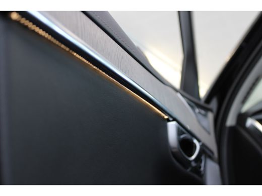 Volvo  XC90 Volvo T8 455PK Ultra Dark | Full Options! | Massage | Luchtvering | B&W Audio | Trekhaak | Gelam ... ActivLease financial lease