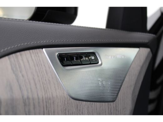 Volvo  XC90 Volvo T8 455PK Ultra Dark | Full Options! | Massage | Luchtvering | B&W Audio | Trekhaak | Gelam ... ActivLease financial lease