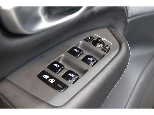 Volvo  XC90 Volvo T8 455PK Ultra Dark | Full Options! | Massage | Luchtvering | B&W Audio | Trekhaak | Gelam ... ActivLease financial lease