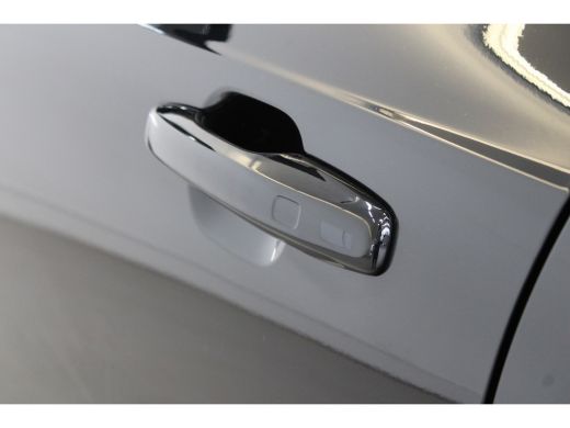Volvo  XC90 Volvo T8 455PK Ultra Dark | Full Options! | Massage | Luchtvering | B&W Audio | Trekhaak | Gelam ... ActivLease financial lease