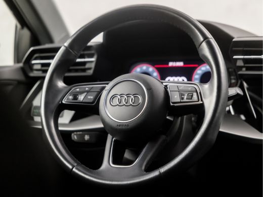 Audi A3 Limousine 30 TFSI Business Sport Automaat (APPLE CARPLAY, GROOT NAVI, CAMERA, GETINT GLAS, DYNAMI... ActivLease financial lease