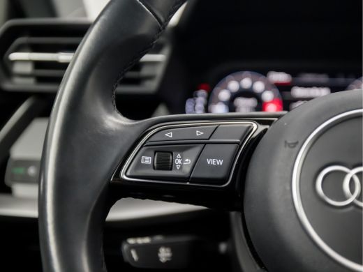 Audi A3 Limousine 30 TFSI Business Sport Automaat (APPLE CARPLAY, GROOT NAVI, CAMERA, GETINT GLAS, DYNAMI... ActivLease financial lease