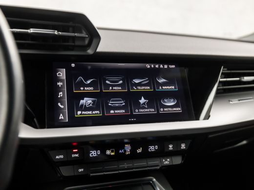 Audi A3 Limousine 30 TFSI Business Sport Automaat (APPLE CARPLAY, GROOT NAVI, CAMERA, GETINT GLAS, DYNAMI... ActivLease financial lease