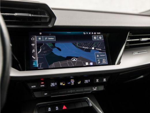 Audi A3 Limousine 30 TFSI Business Sport Automaat (APPLE CARPLAY, GROOT NAVI, CAMERA, GETINT GLAS, DYNAMI... ActivLease financial lease