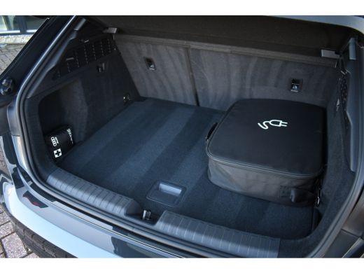 Audi A3 Sportback 40 TFSI e S-zetels ACC Head-up 19inch El-klep ActivLease financial lease