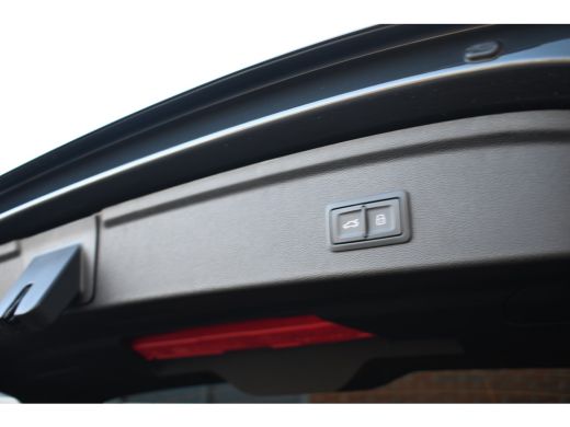 Audi A3 Sportback 40 TFSI e S-zetels ACC Head-up 19inch El-klep ActivLease financial lease