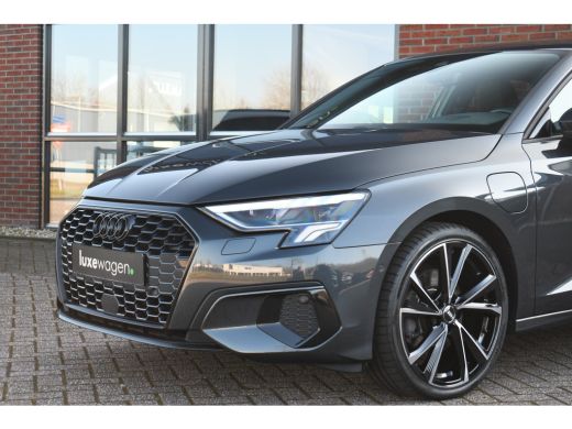 Audi A3 Sportback 40 TFSI e S-zetels ACC Head-up 19inch El-klep ActivLease financial lease