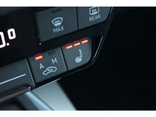Audi A3 Sportback 40 TFSI e S-zetels ACC Head-up 19inch El-klep ActivLease financial lease