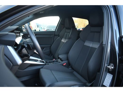 Audi A3 Sportback 40 TFSI e S-zetels ACC Head-up 19inch El-klep ActivLease financial lease