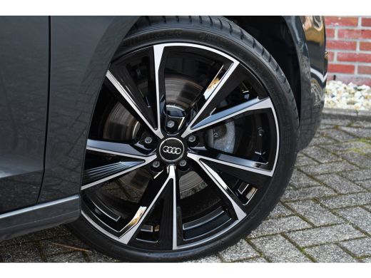 Audi A3 Sportback 40 TFSI e S-zetels ACC Head-up 19inch El-klep ActivLease financial lease