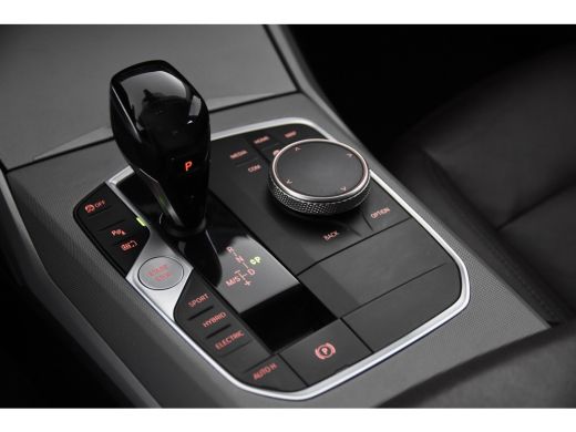 BMW 3-serie 330e Edition Plus *1ste Eigenaar*Navigatie*Leer* ActivLease financial lease