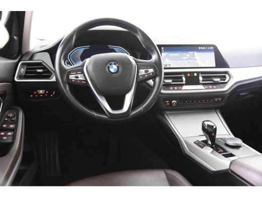 BMW 3-serie 330e Edition Plus *1ste Eigenaar*Navigatie*Leer* ActivLease financial lease