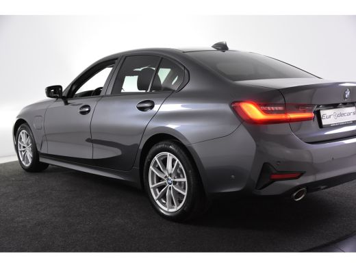 BMW 3-serie 330e Edition Plus *1ste Eigenaar*Navigatie*Leer* ActivLease financial lease