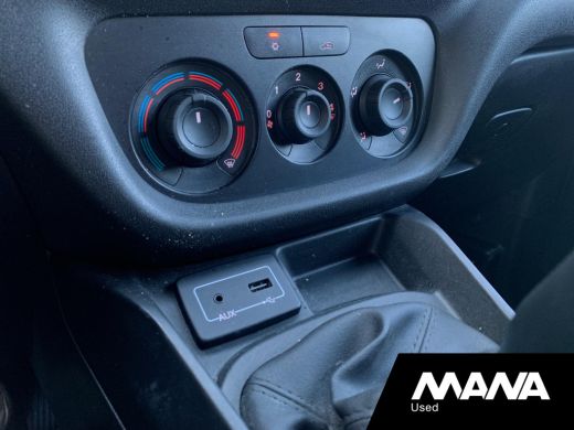Fiat Dobló Cargo 1.3 MJ L1H1 Actual Airco Trekhaak Bluetooth 12V Betonplex USB Zwart AUX ASR ActivLease financial lease
