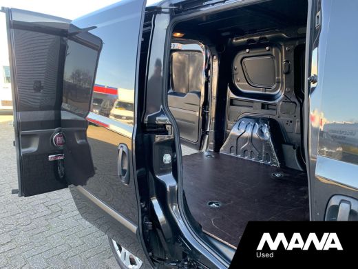 Fiat Dobló Cargo 1.3 MJ L1H1 Actual Airco Trekhaak Bluetooth 12V Betonplex USB Zwart AUX ASR ActivLease financial lease