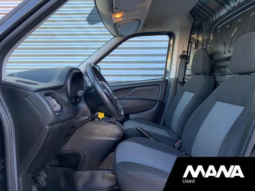 Fiat Dobló Cargo 1.3 MJ L1H1 Actual Airco Trekhaak Bluetooth 12V Betonplex USB Zwart AUX ASR ActivLease financial lease