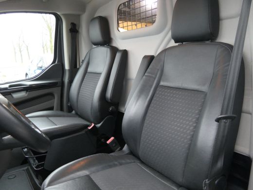 Ford Transit Custom 320 2.0 TDCI L2H1 Sport | Bi-Xenon | Inklapbaar Imperiaal | Trekhaak | Camera | Adaptive Cruise |... ActivLease financial lease