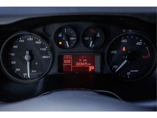 Iveco Daily 35S16V 2.3 | L4H2 | Automaat | Topstaat | Euro 6 | 155 PK | Cruise | Climate | 3500 KG Trekgewicht ActivLease financial lease