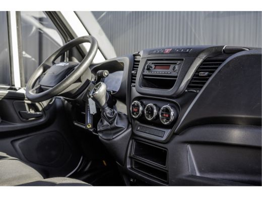 Iveco Daily 35S16V 2.3 | L4H2 | Automaat | Topstaat | Euro 6 | 155 PK | Cruise | Climate | 3500 KG Trekgewicht ActivLease financial lease