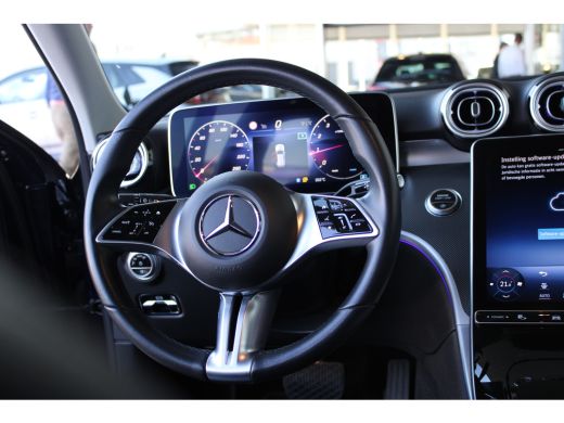 Mercedes C-Klasse Estate 180 Luxury Line | Lichtmetalen velgen 18" | Navigatiesysteem full map + hard disk | Trekhaak ActivLease financial lease