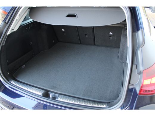 Mercedes C-Klasse Estate 180 Luxury Line | Lichtmetalen velgen 18" | Navigatiesysteem full map + hard disk | Trekhaak ActivLease financial lease