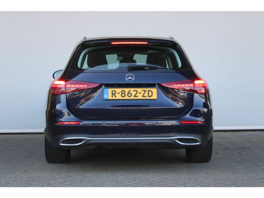 Mercedes C-Klasse Estate 180 Luxury Line | Lichtmetalen velgen 18" | Navigatiesysteem full map + hard disk | Trekhaak ActivLease financial lease