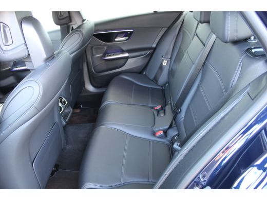Mercedes C-Klasse Estate 180 Luxury Line | Lichtmetalen velgen 18" | Navigatiesysteem full map + hard disk | Trekhaak ActivLease financial lease