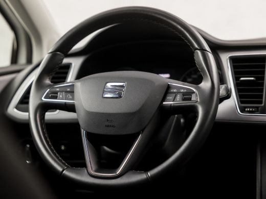 Seat León ST 1.0 TSI Style Ultimate Edition (APPLE CARPLAY, NAVIGATIE, CLIMATE, CAMERA, GETINT GLAS, SPORTSTOE... ActivLease financial lease
