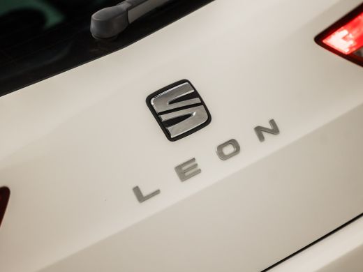 Seat León ST 1.0 TSI Style Ultimate Edition (APPLE CARPLAY, NAVIGATIE, CLIMATE, CAMERA, GETINT GLAS, SPORTSTOE... ActivLease financial lease