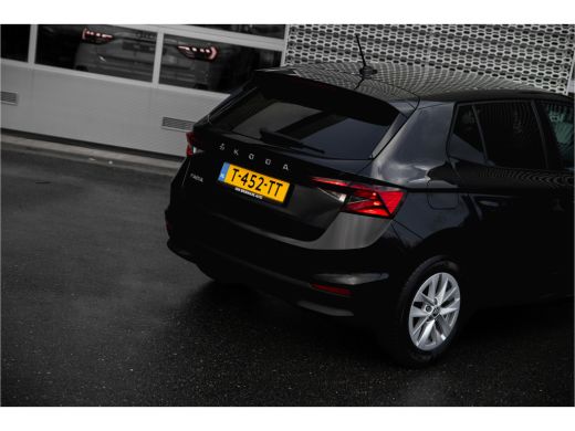 Skoda Fabia 1.0 Ambition | Carplay | Cruise control | Airco | Sensoren achter ActivLease financial lease