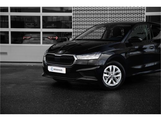 Skoda Fabia 1.0 Ambition | Carplay | Cruise control | Airco | Sensoren achter ActivLease financial lease