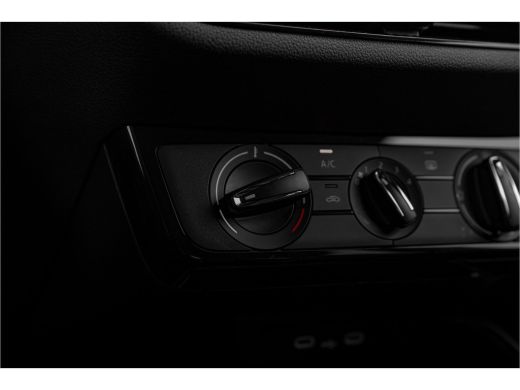 Skoda Fabia 1.0 Ambition | Carplay | Cruise control | Airco | Sensoren achter ActivLease financial lease