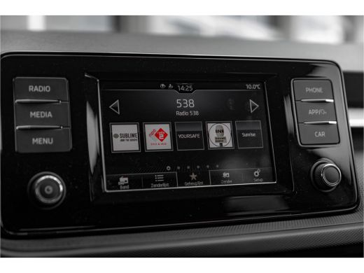 Skoda Fabia 1.0 Ambition | Carplay | Cruise control | Airco | Sensoren achter ActivLease financial lease