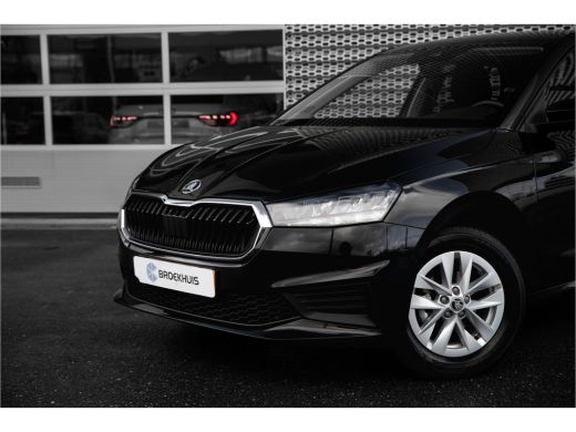 Skoda Fabia 1.0 Ambition | Carplay | Cruise control | Airco | Sensoren achter ActivLease financial lease