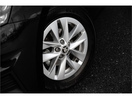 Skoda Fabia 1.0 Ambition | Carplay | Cruise control | Airco | Sensoren achter ActivLease financial lease