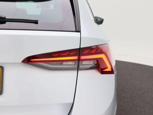 Skoda Octavia Combi 1.0 TSi 110 Pk Business Edition | Navigatie | Trekhaak | Privacy Glass | Elektrische Achter... ActivLease financial lease