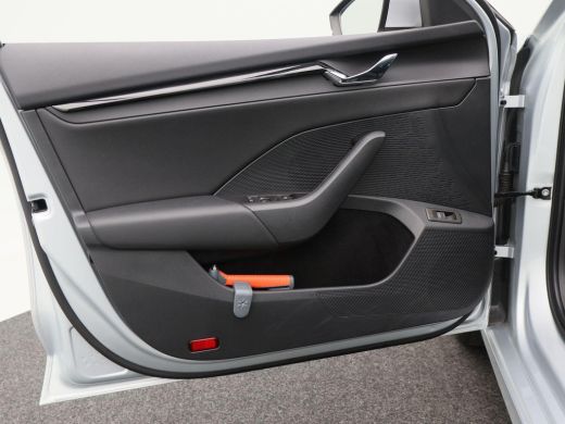 Skoda Octavia Combi 1.0 TSi 110 Pk Business Edition | Navigatie | Trekhaak | Privacy Glass | Elektrische Achter... ActivLease financial lease