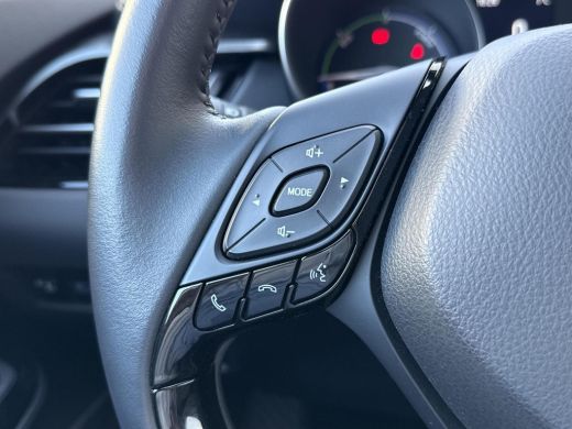 Toyota C-HR 1.8 Hybrid Style **STOELVERWARMING/ DODEHOEK DETECTIE/ ADAPTIEF CRUISE CONTROL/ 36 MAANDEN GARANT... ActivLease financial lease